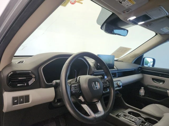 Used 2025  Honda EX-L image 13