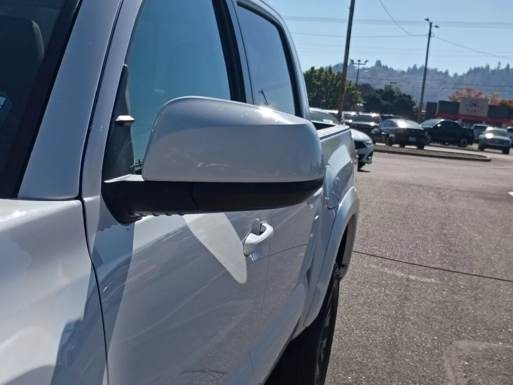 Used 2023 Ice Toyota SR5 image 13
