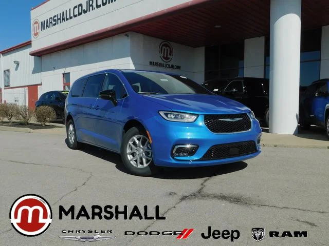 2026 Chrysler Pacifica Select's photo
