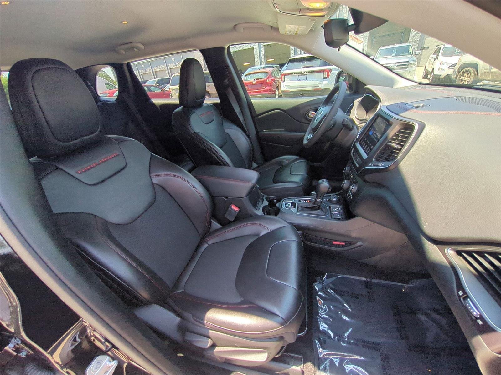 Used 2022 Diamond Black Crystal Pearlcoat Jeep Trailhawk image 36