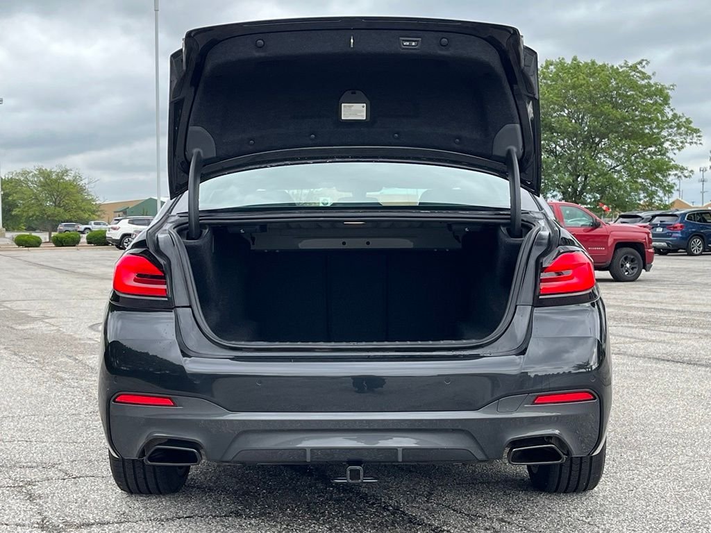 Used 2022 Black Sapphire Metallic BMW 540i xDrive image 23