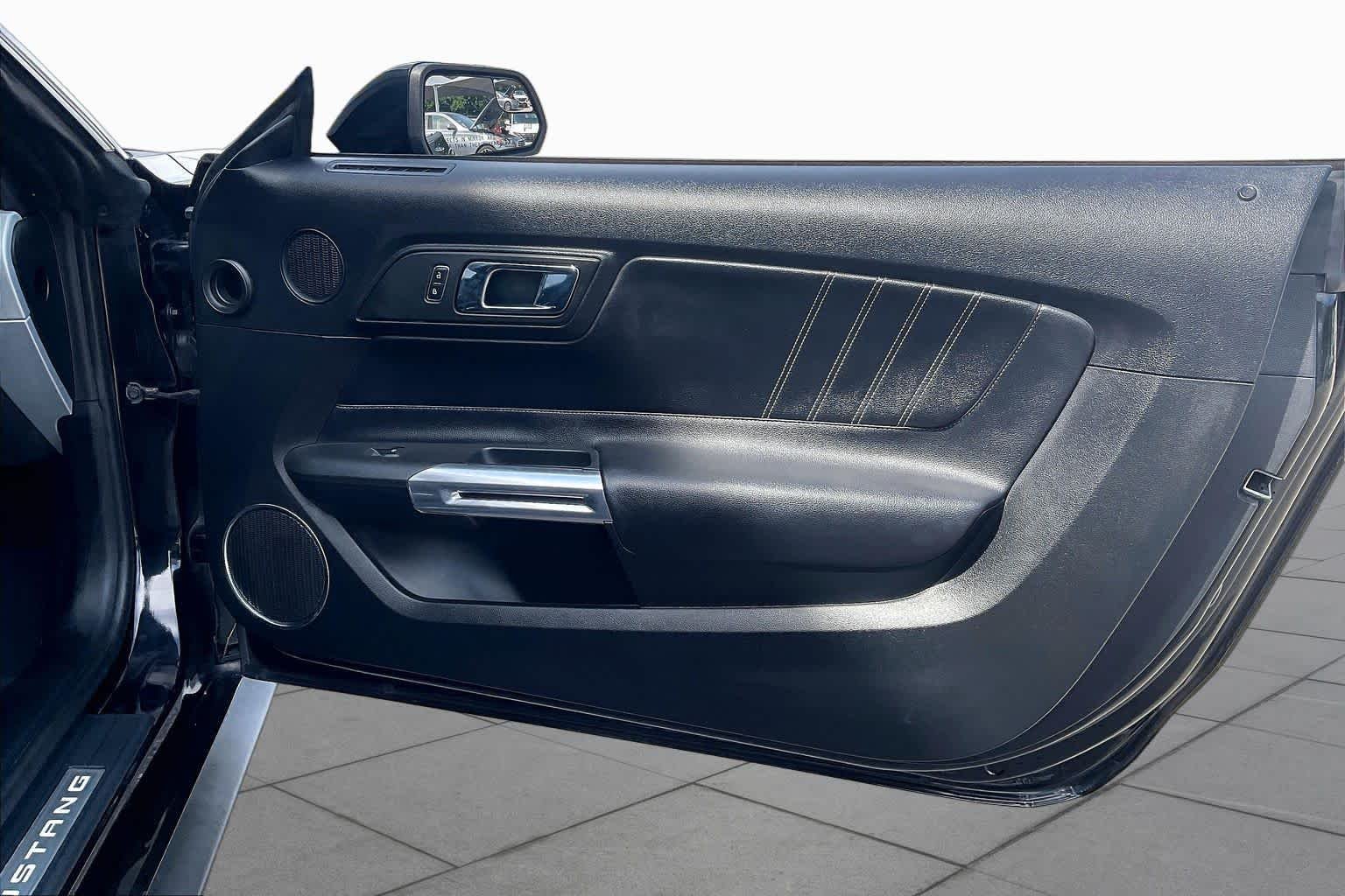 Used 2017 Shadow Black Ford GT Premium image 23