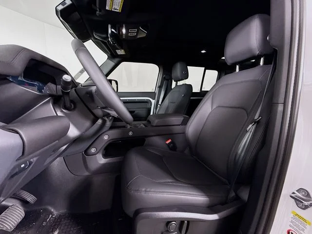 New 2026 Fuji White Land Rover X-Dynamic SE image 11