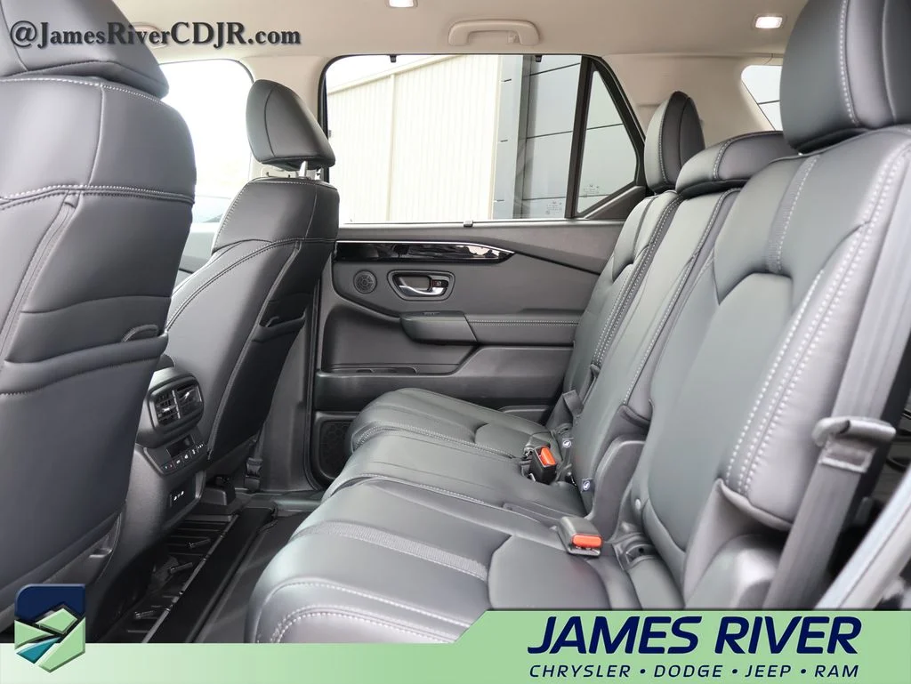 Used 2025 Black Honda EX-L image 19