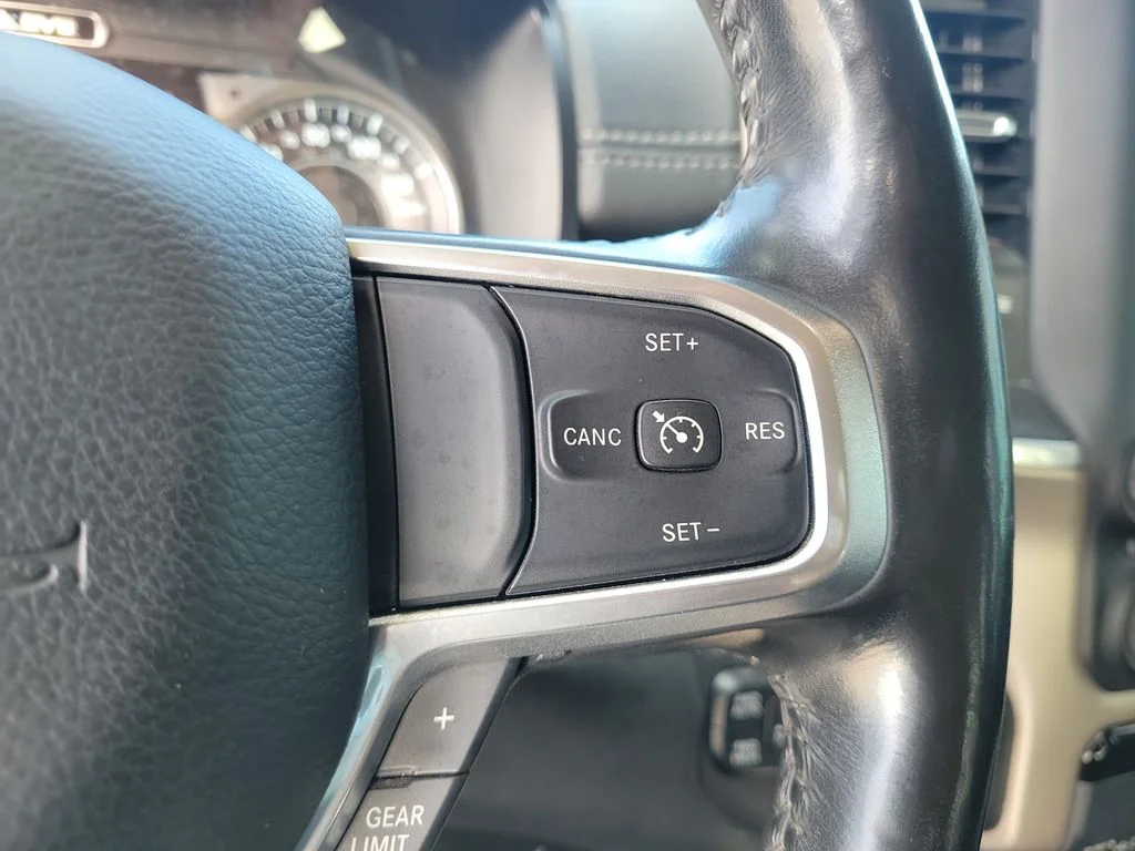 Used 2020 Billet Silver Metallic Ram Laramie image 16