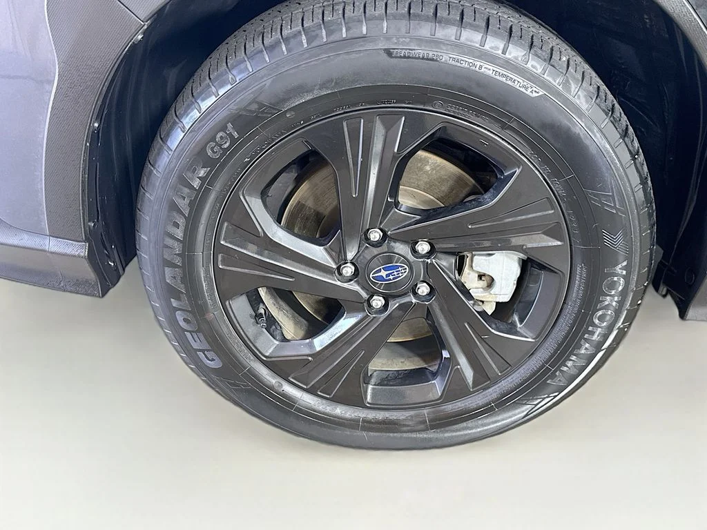 Used 2024 Gray Subaru Base image 37