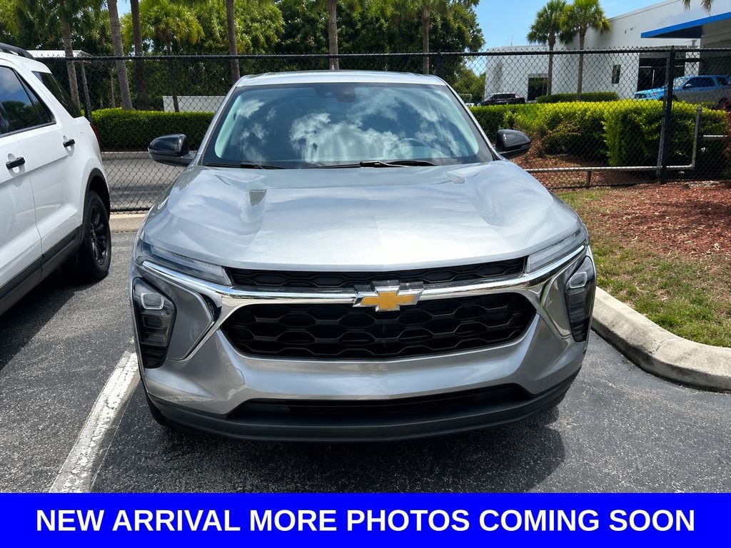 Used 2024 Gray Chevrolet LS image 3