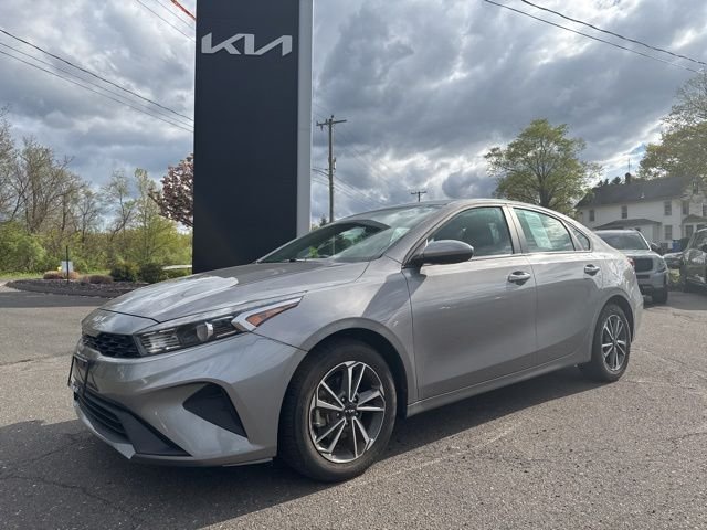 2023 Kia Forte LXS AT's photo