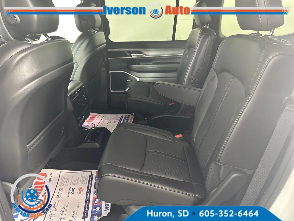 New 2026 Bright White Clearcoat Jeep Upland image 23