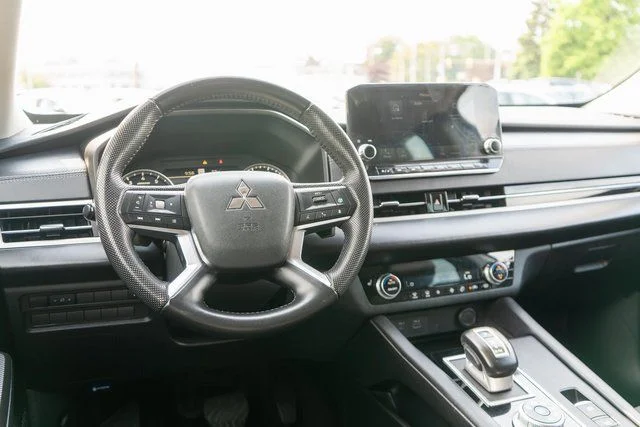 Used 2023 Gray Mitsubishi SE image 15