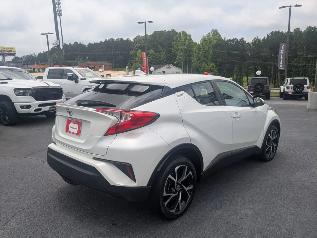 Used 2021  Toyota LE image 5