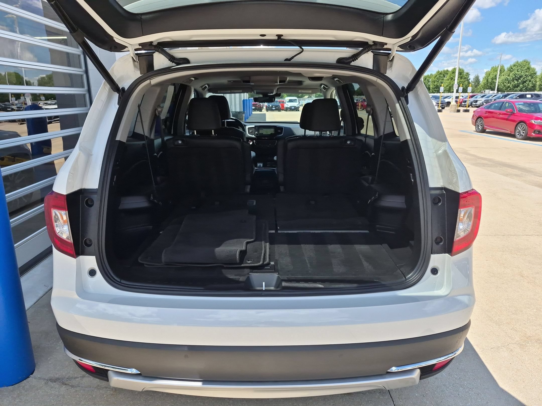 Used 2022 White Honda Touring 7-Passenger image 30