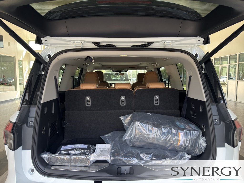New 2027 Radiant White INFINITI LUXE image 35
