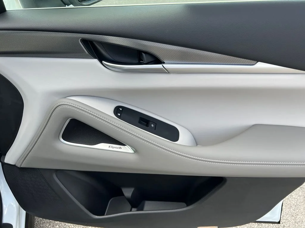New 2027 RADIANT WHITE INFINITI Luxe FWD image 17