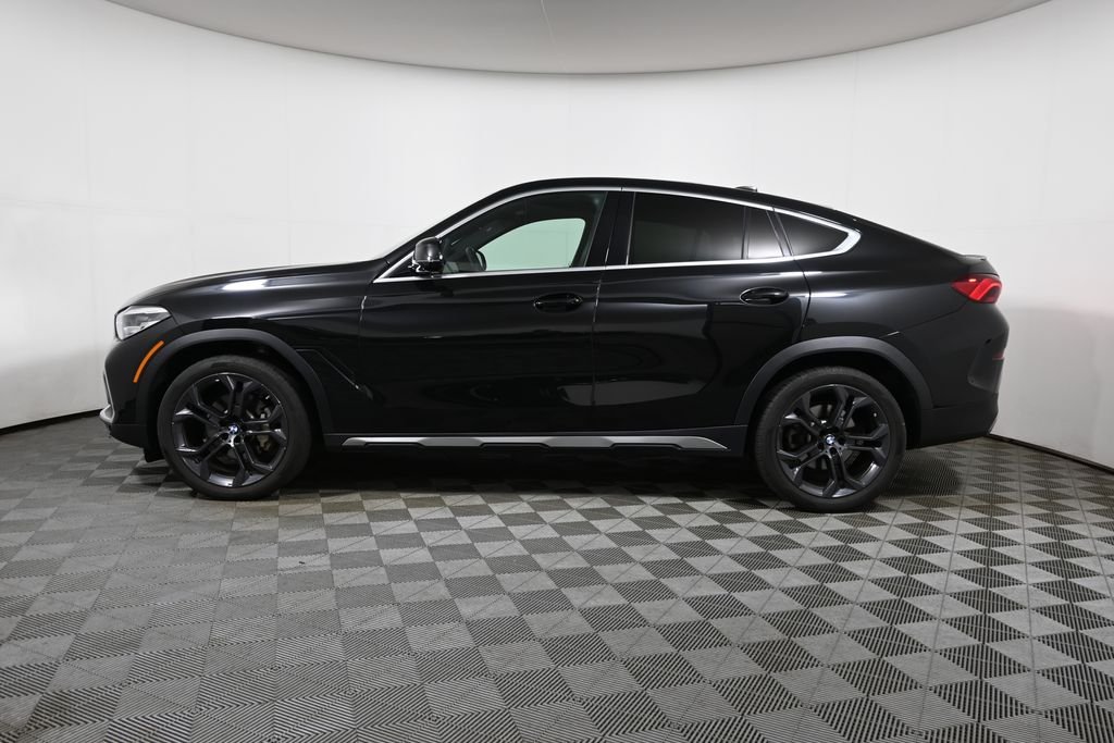 Used 2022 Black Sapphire Metallic BMW xDrive40i image 2