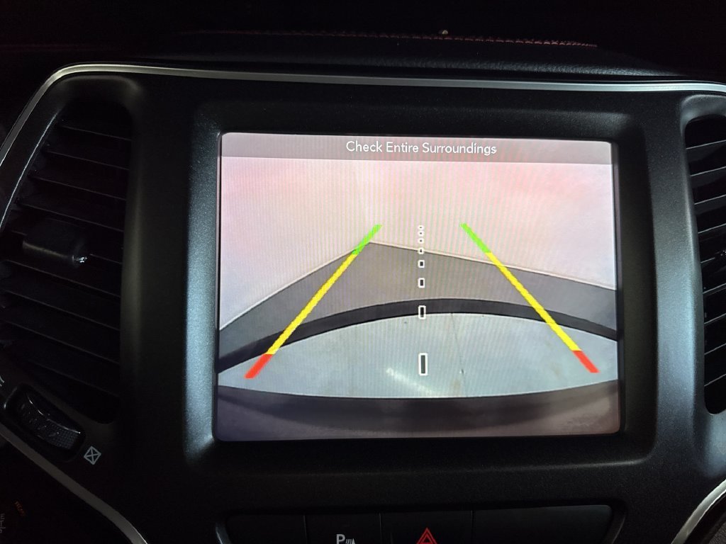 Used 2019 Crystal Metallic Jeep Trailhawk image 30