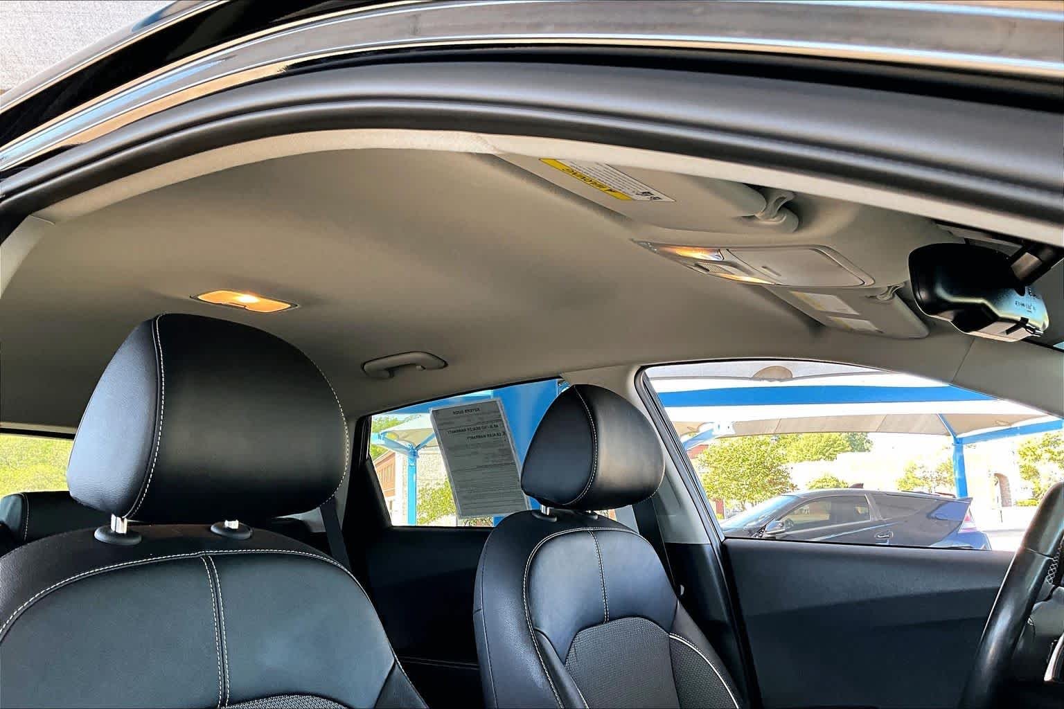 Used 2022 Aurora Black Pearl Kia EX image 13