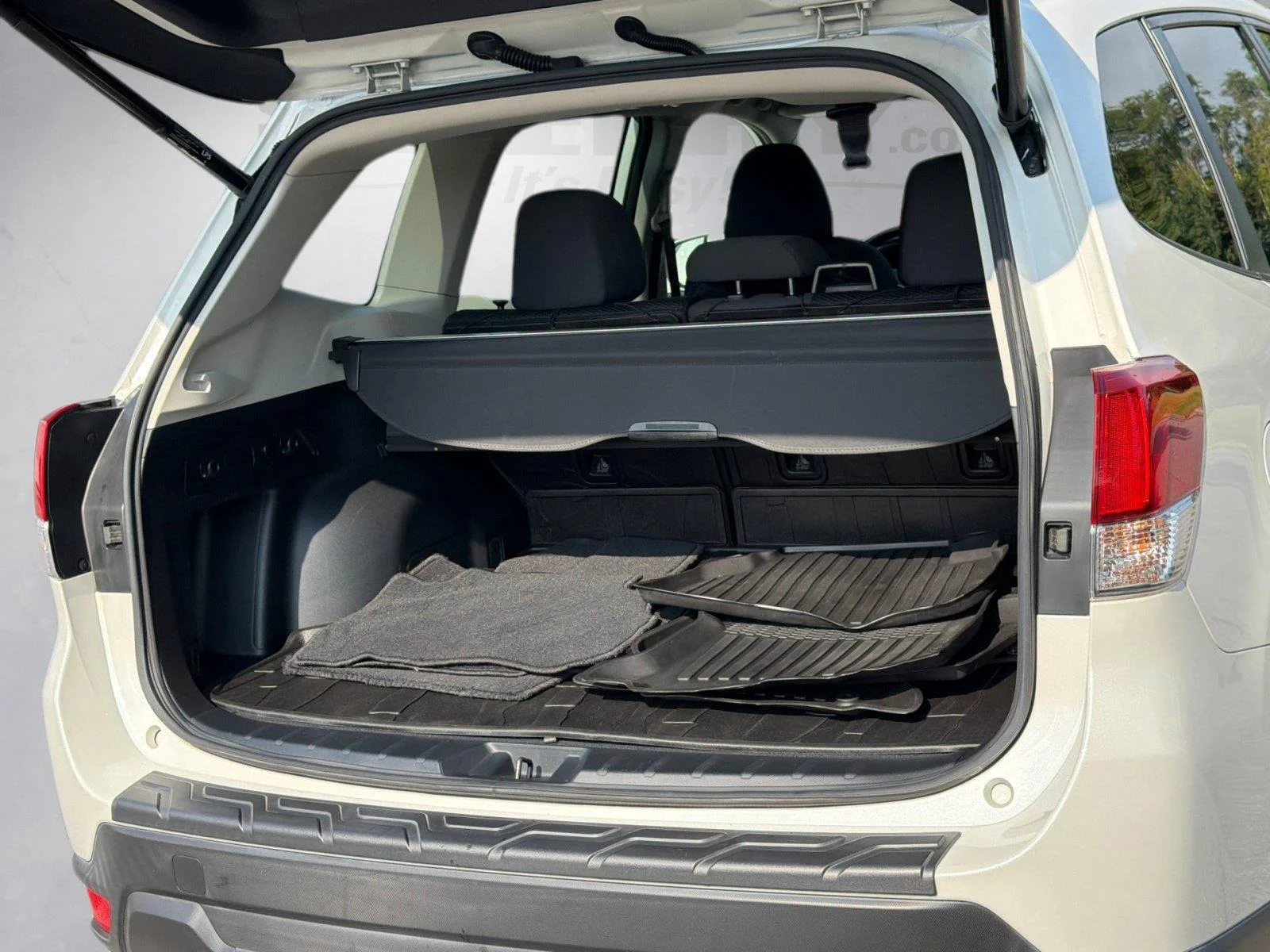 Used 2021 Crystal White Pearl Subaru Premium image 24
