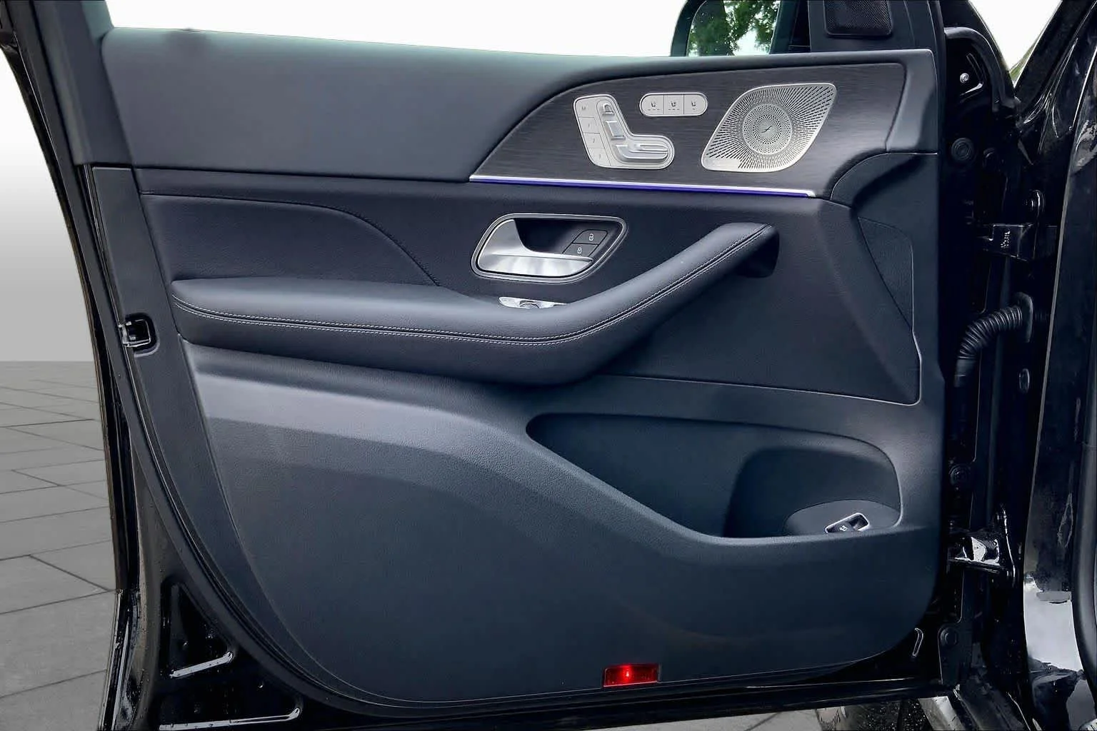 New 2026 Obsidian Black Metallic Mercedes-Benz GLS 580 image 14