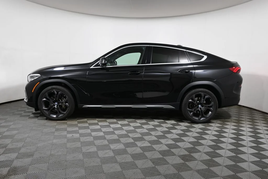 Used 2022 Black BMW xDrive40i image 2
