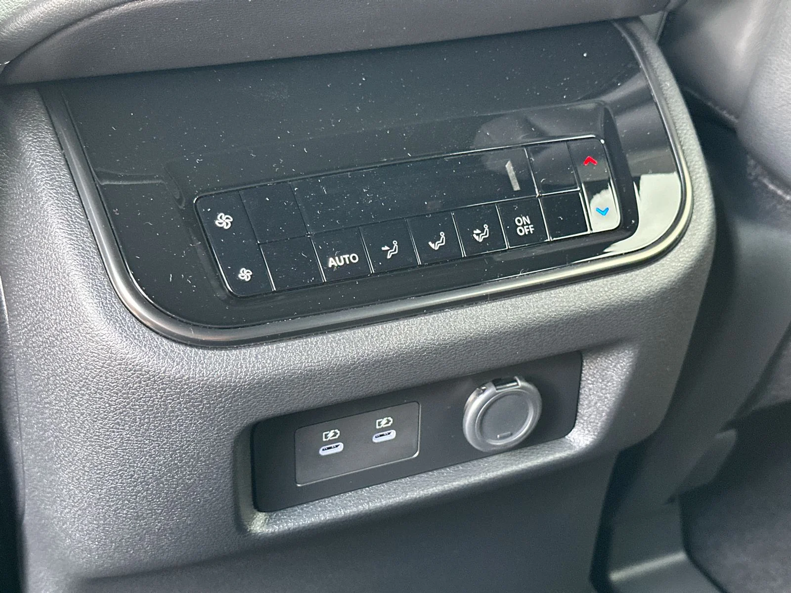 2025 Nissan Armada PRO-4X - Photo 23