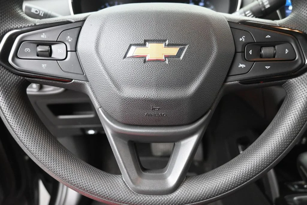 Used 2023 Black Chevrolet LT image 17