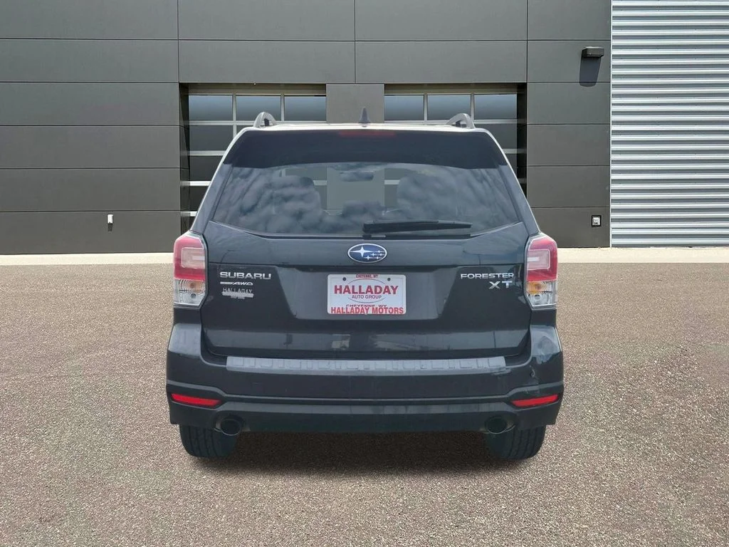 Used 2018 Dark Gray Metallic Subaru Premium image 7