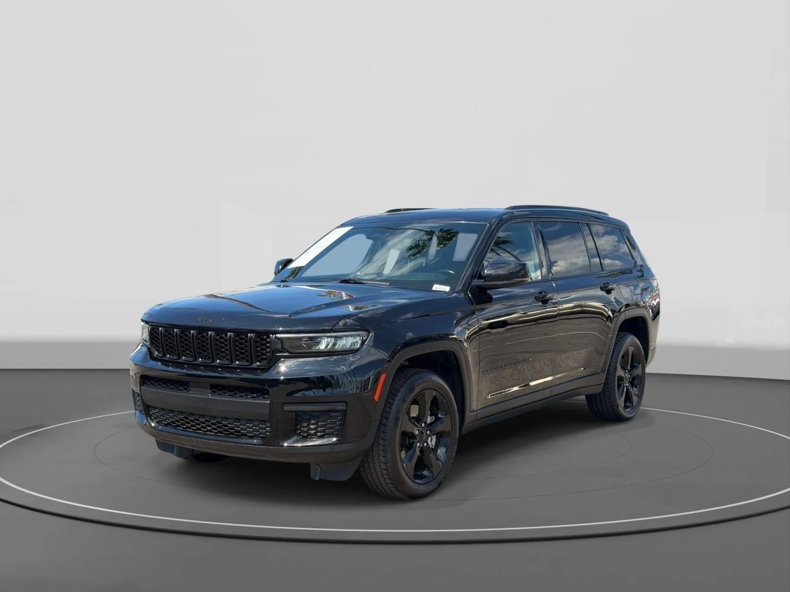 Used 2022 Diamond Black Crystal Pearlcoat Jeep Altitude image 1