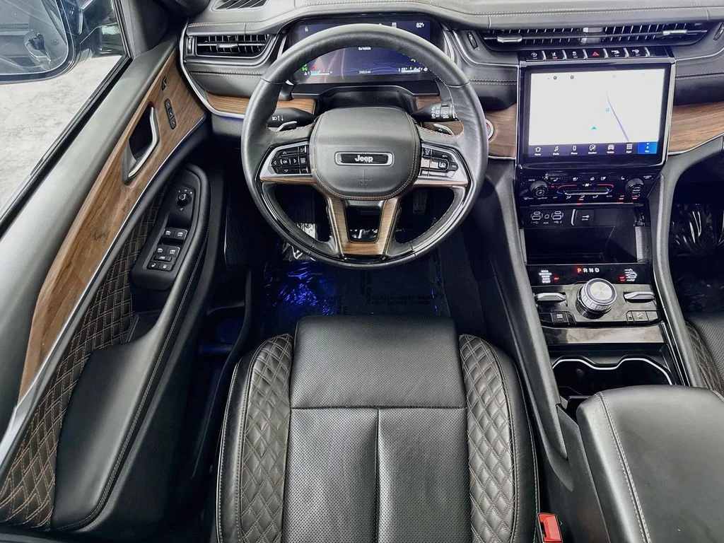 Used 2025 Black Jeep Summit image 23