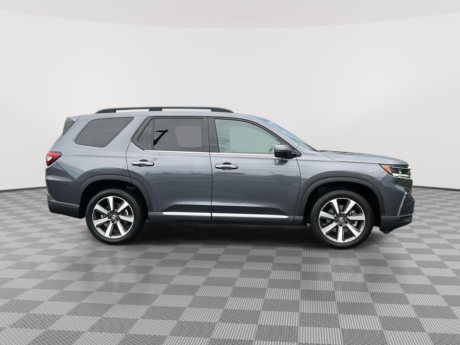 Certified 2024 Honda Pilot Elite with VIN 5FNYG1H80RB044058 for sale in Kansas City