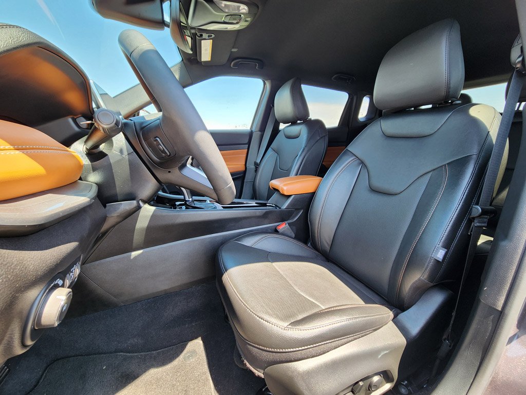 Used 2024 Baltic Gray Metallic Clearcoat Jeep Limited image 9