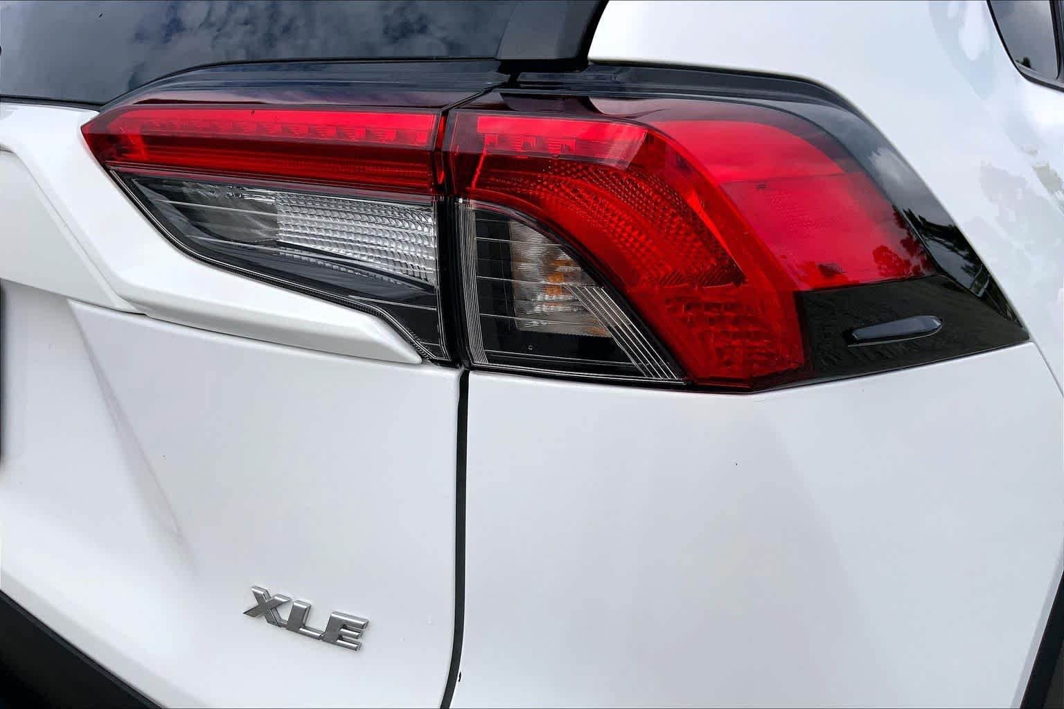 Used 2024 Ice Cap Toyota XLE image 30