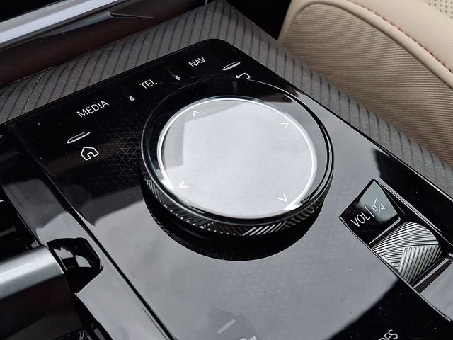 New 2026 Black Sapphire Metallic BMW 30 xDrive image 15
