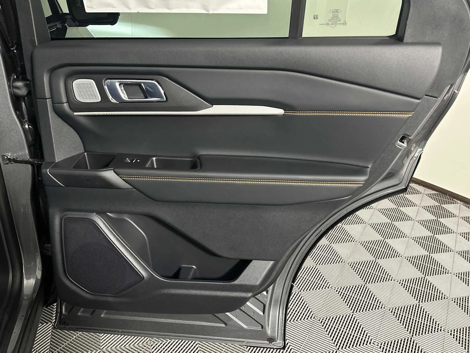 New 2026 Carbonized Gray Metallic Ford Tremor image 17