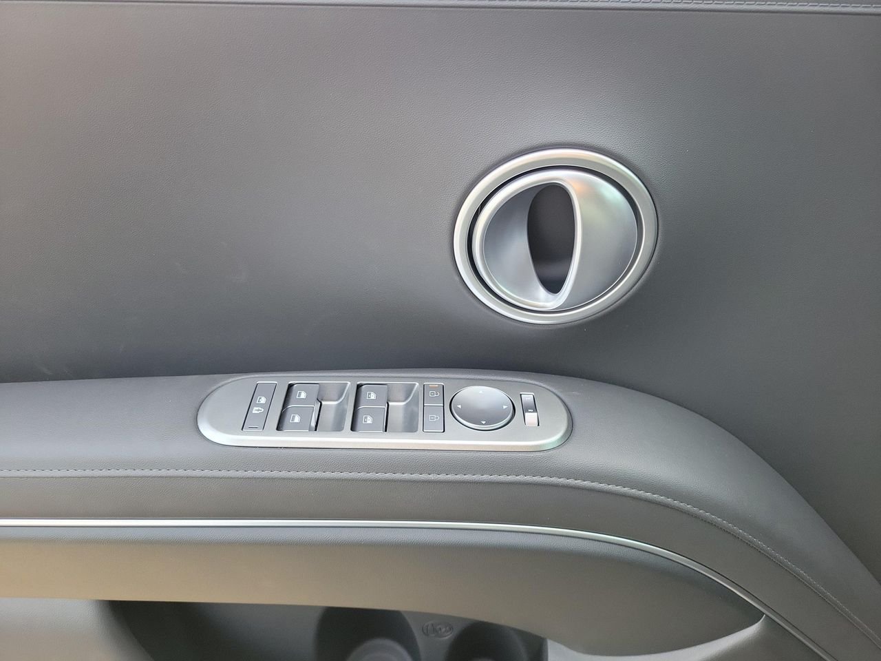 New 2026 Classy Blue Pearl Hyundai SEL 8P image 17