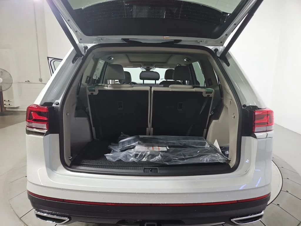 New 2026 White/off-white Volkswagen 2.0T SE w/Technology image 21