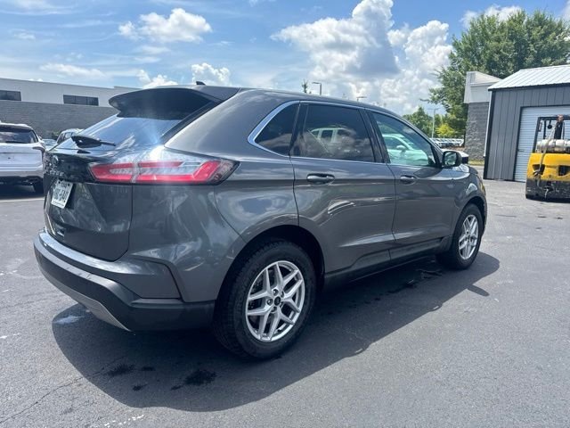 Used 2024 Gray Ford SEL image 5
