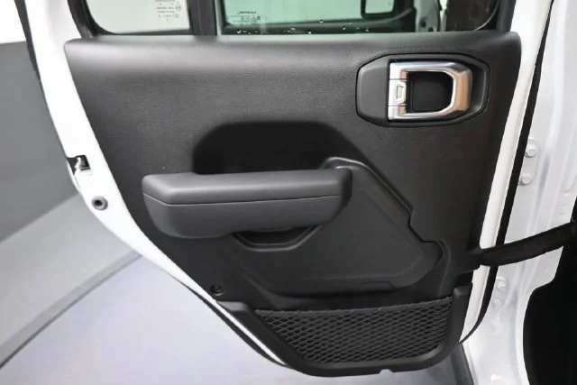 New 2026 Bright White Clearcoat Jeep  image 23