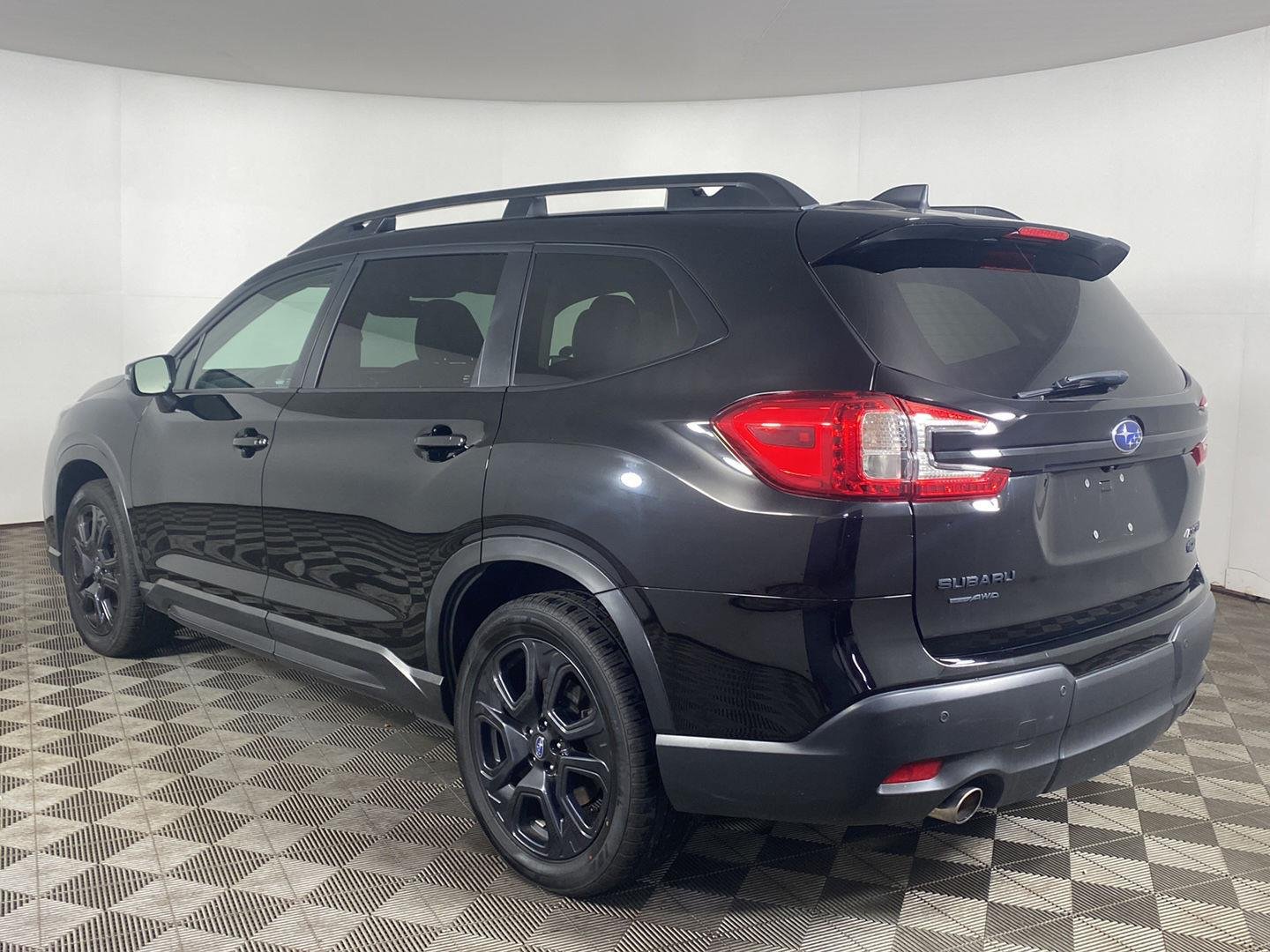 Used 2023 Crystal Black Silica Subaru Onyx Edition image 8