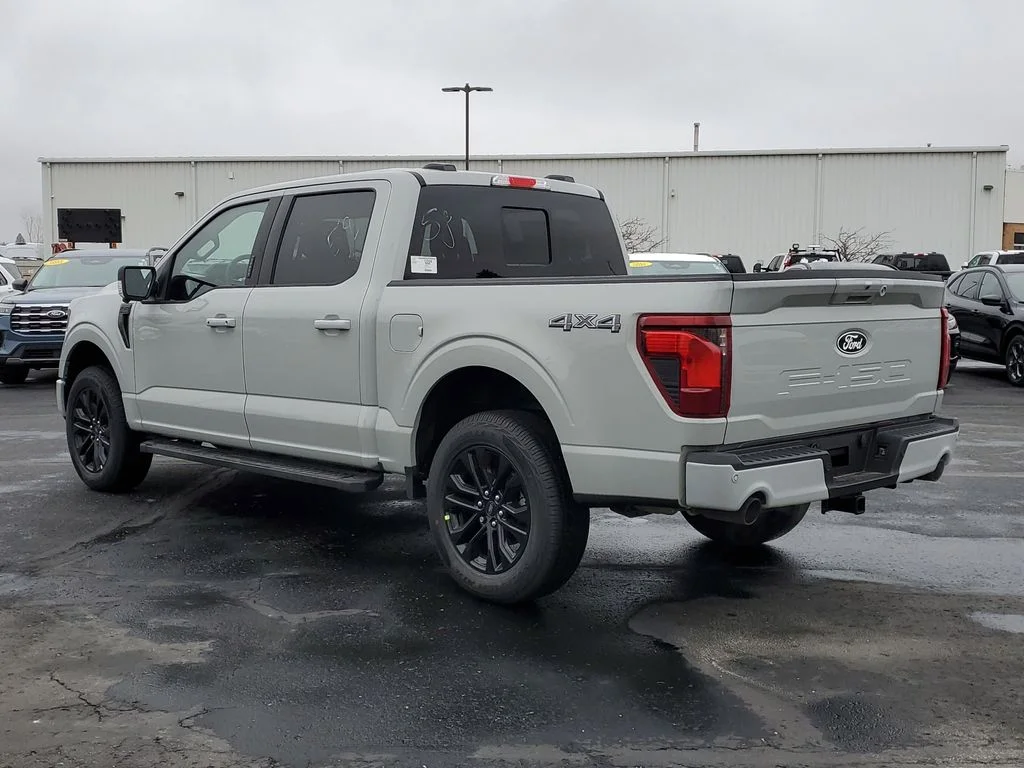 New 2026 Avalanche Ford XLT image 3