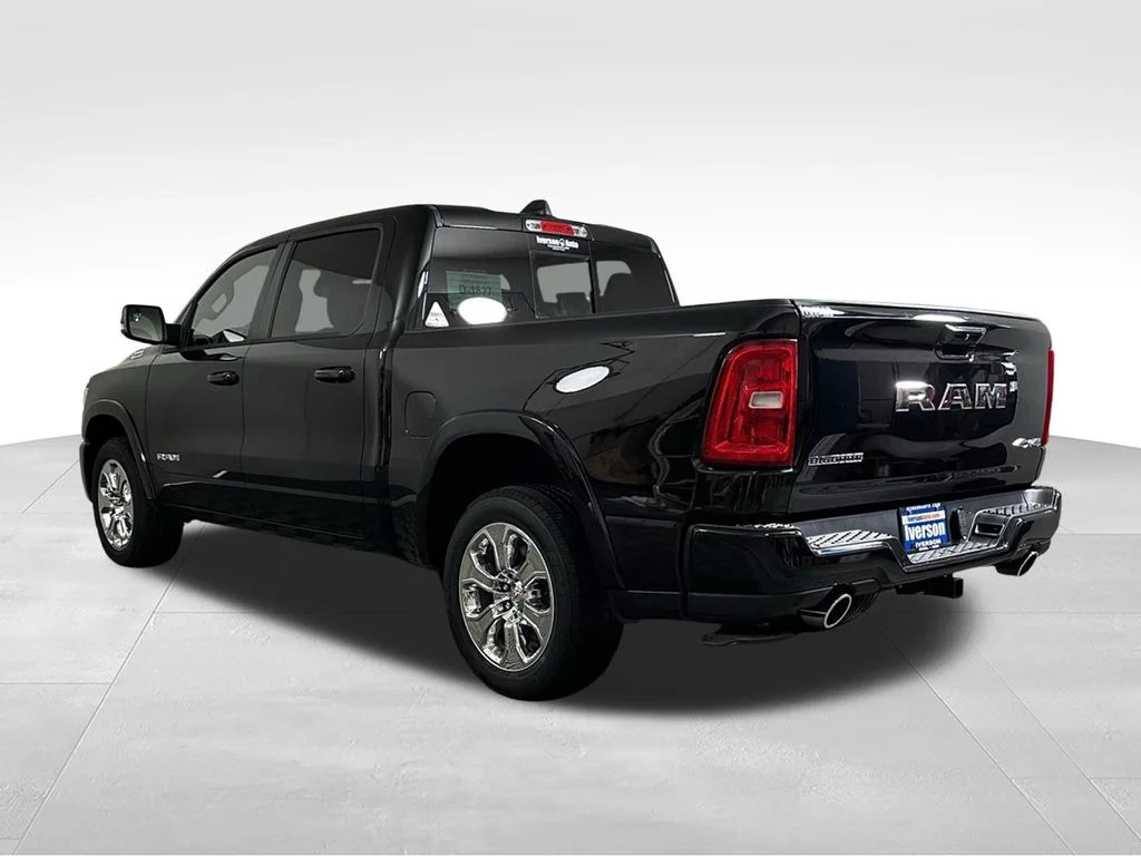 New 2026 Diamond Black Crystal Pearlcoat RAM Big Horn/Lone Star image 4