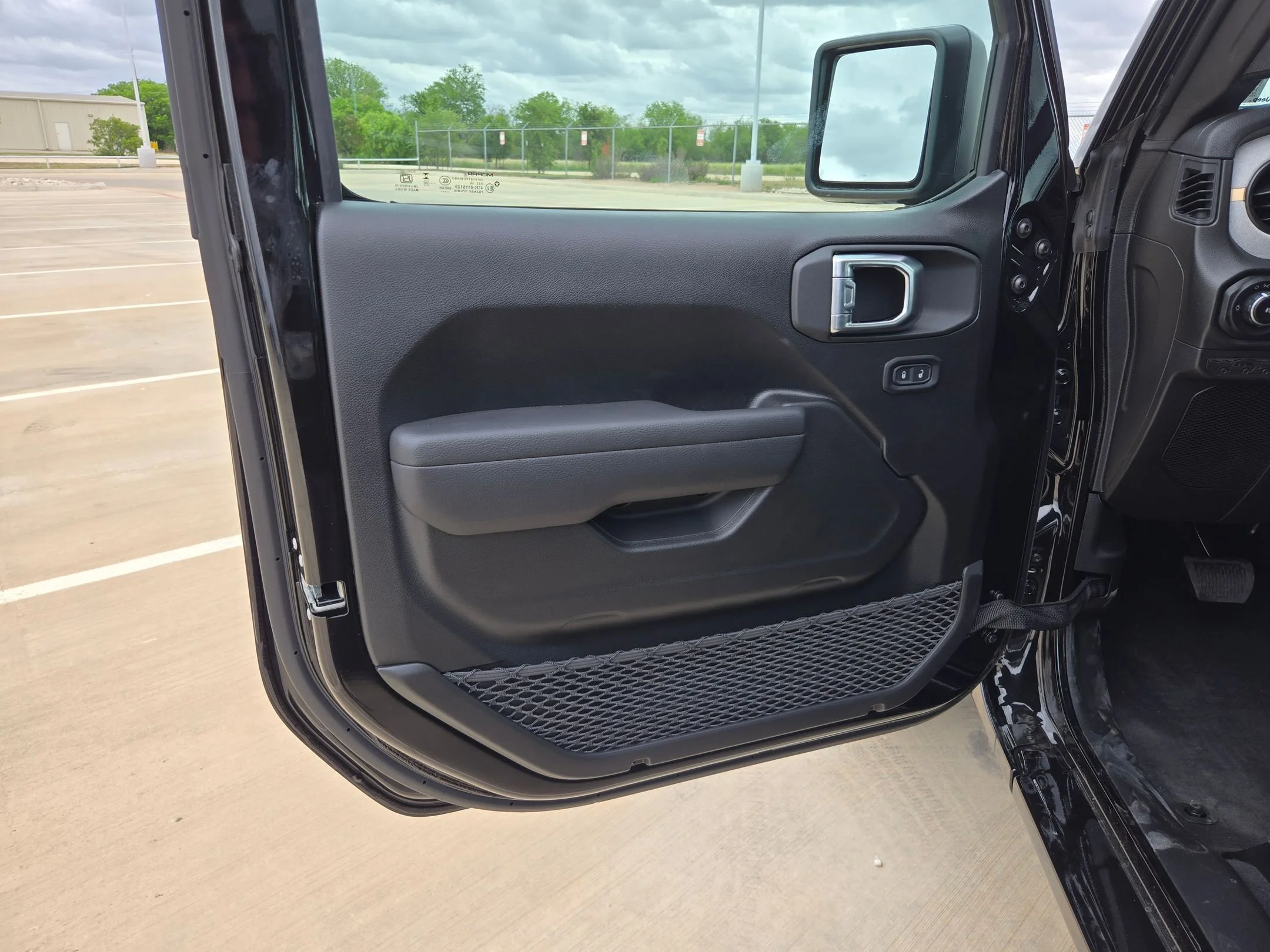 New 2026 Black Clear-Coat Exterior Paint Jeep Sport image 12