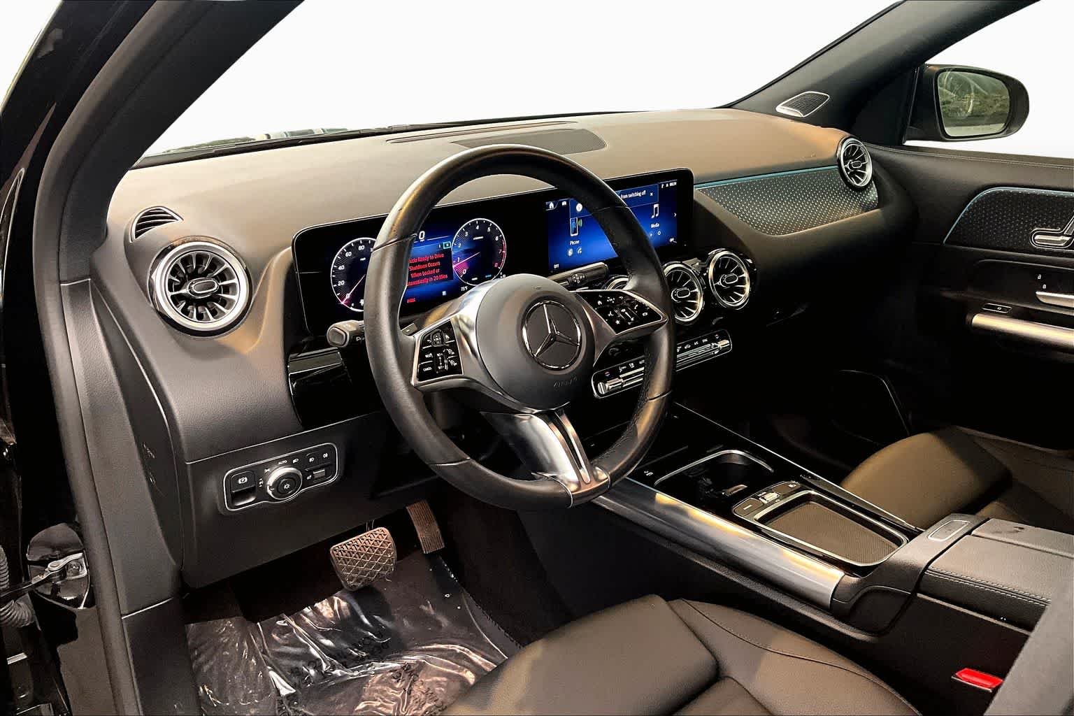 Used 2025 Night Black Mercedes-Benz GLA 250 image 29