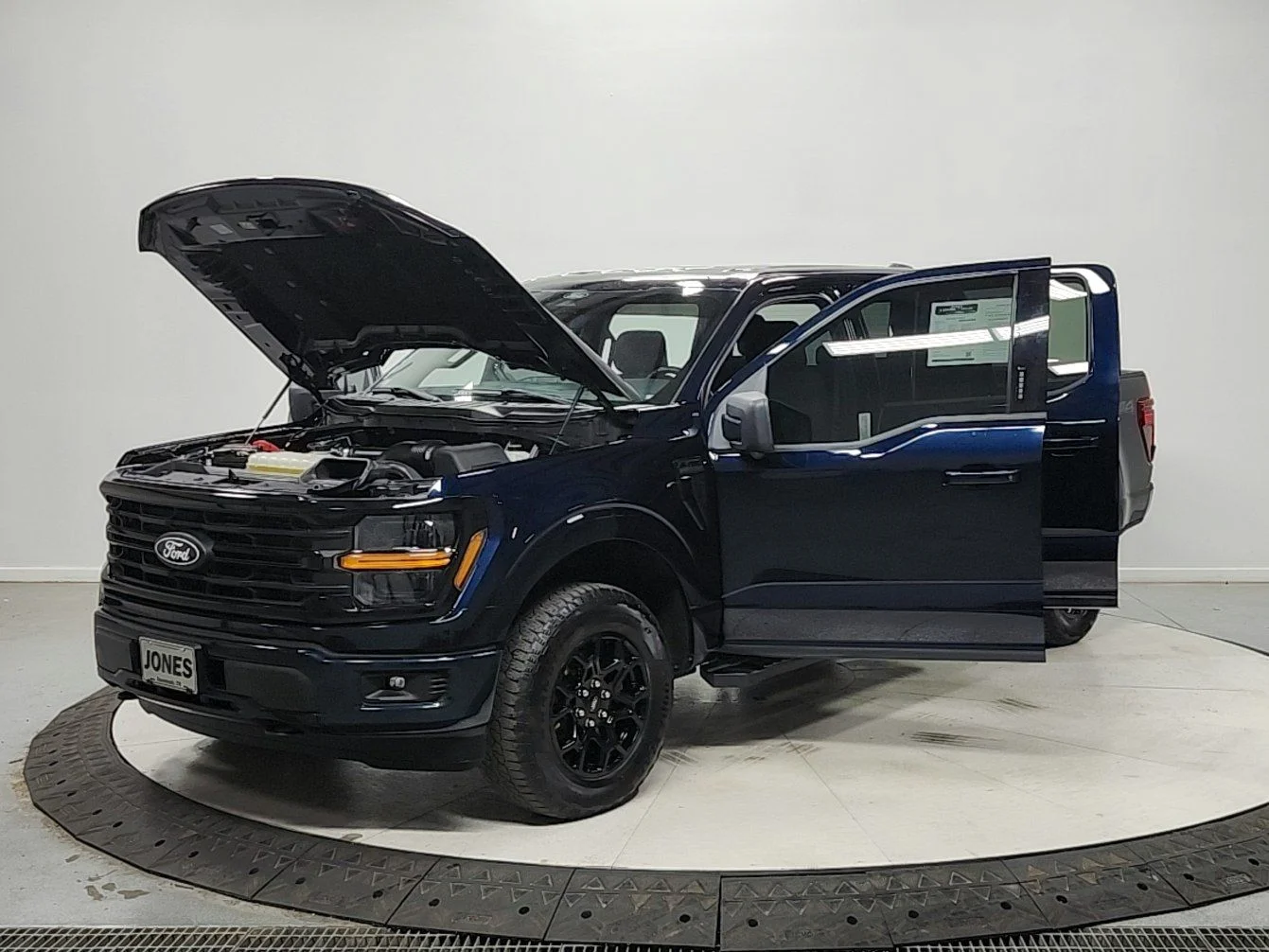 Used 2024  Ford XLT image 11