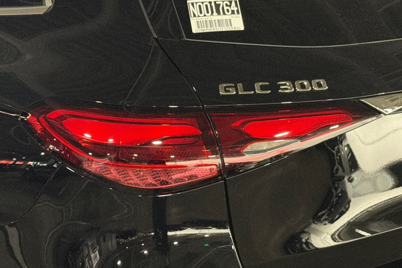 New 2026 Black Mercedes-Benz GLC 300 4MATIC® SUV image 25