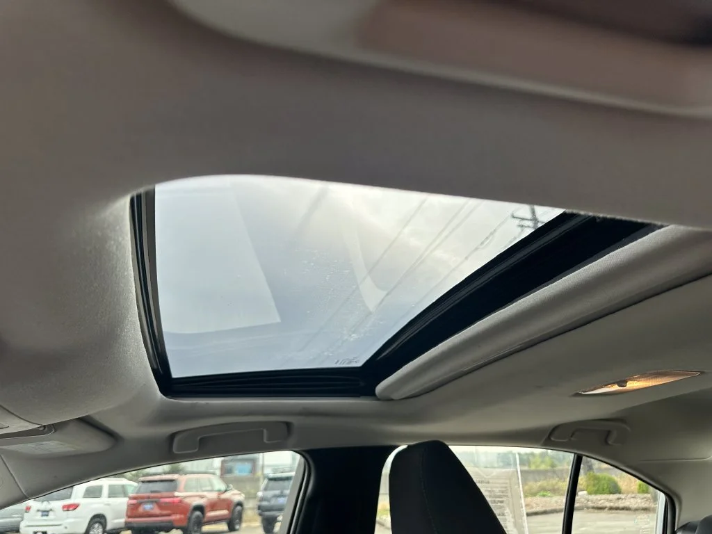 Certified Used 2022  Toyota LE image 23