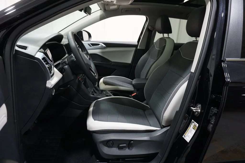 New 2026 Black Volkswagen 1.5T SE image 10
