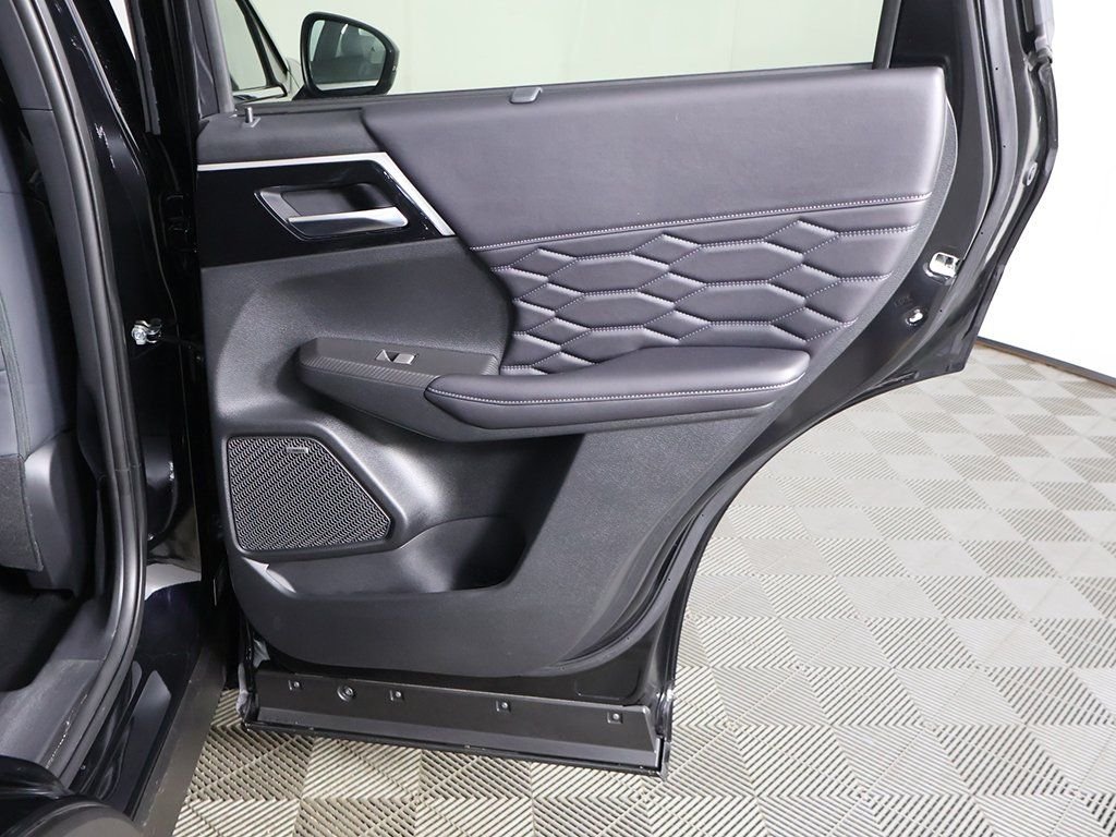 2025 Mitsubishi Outlander SEL - Photo 30