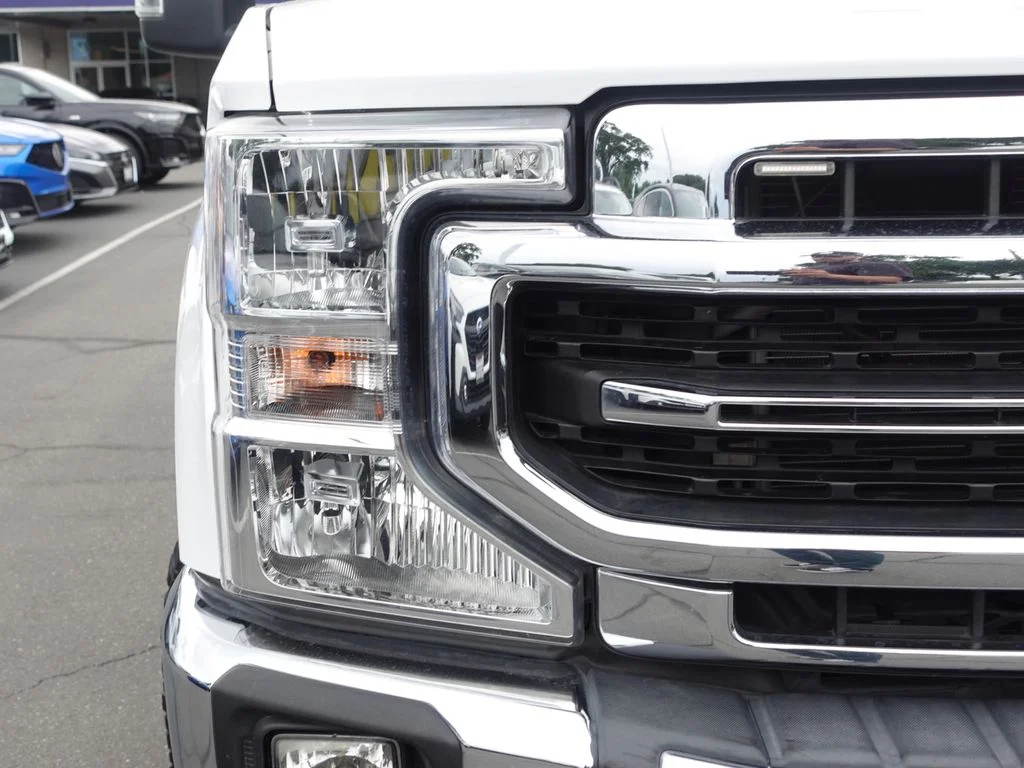 Used 2022 Oxford White Ford Lariat image 3