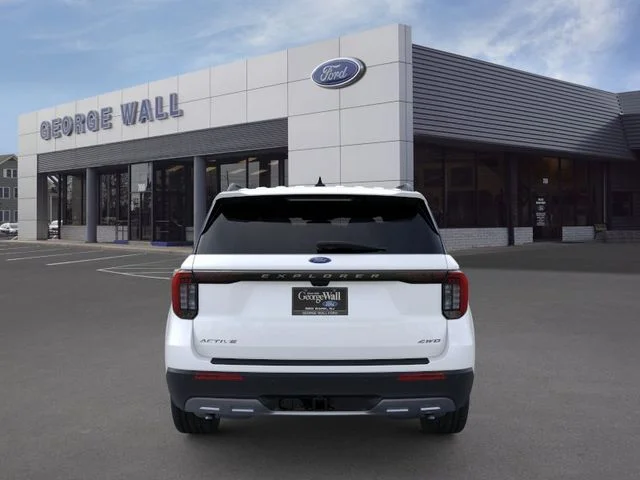 New 2026 Star White Metallic Tri-Coat Ford Active image 5